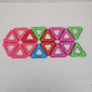 Magformers Lot of 16 Magnetic Building Pieces Triangles Only